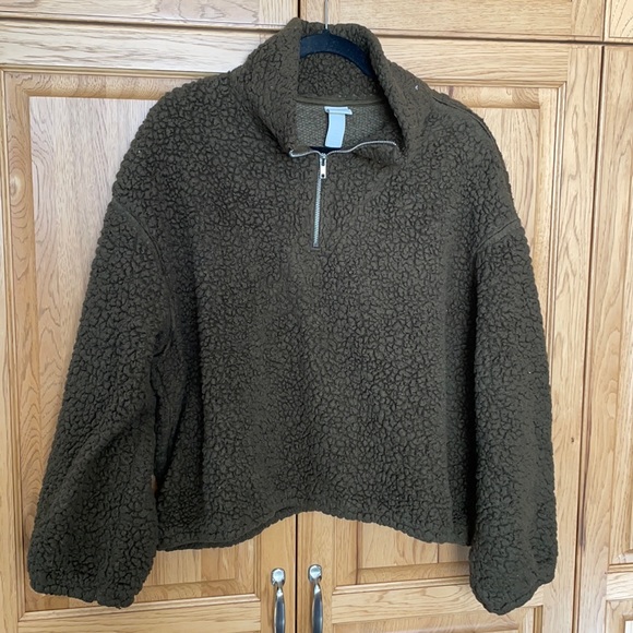 H&M Tops - H&M Olive Green Sherpa Crop Sweater